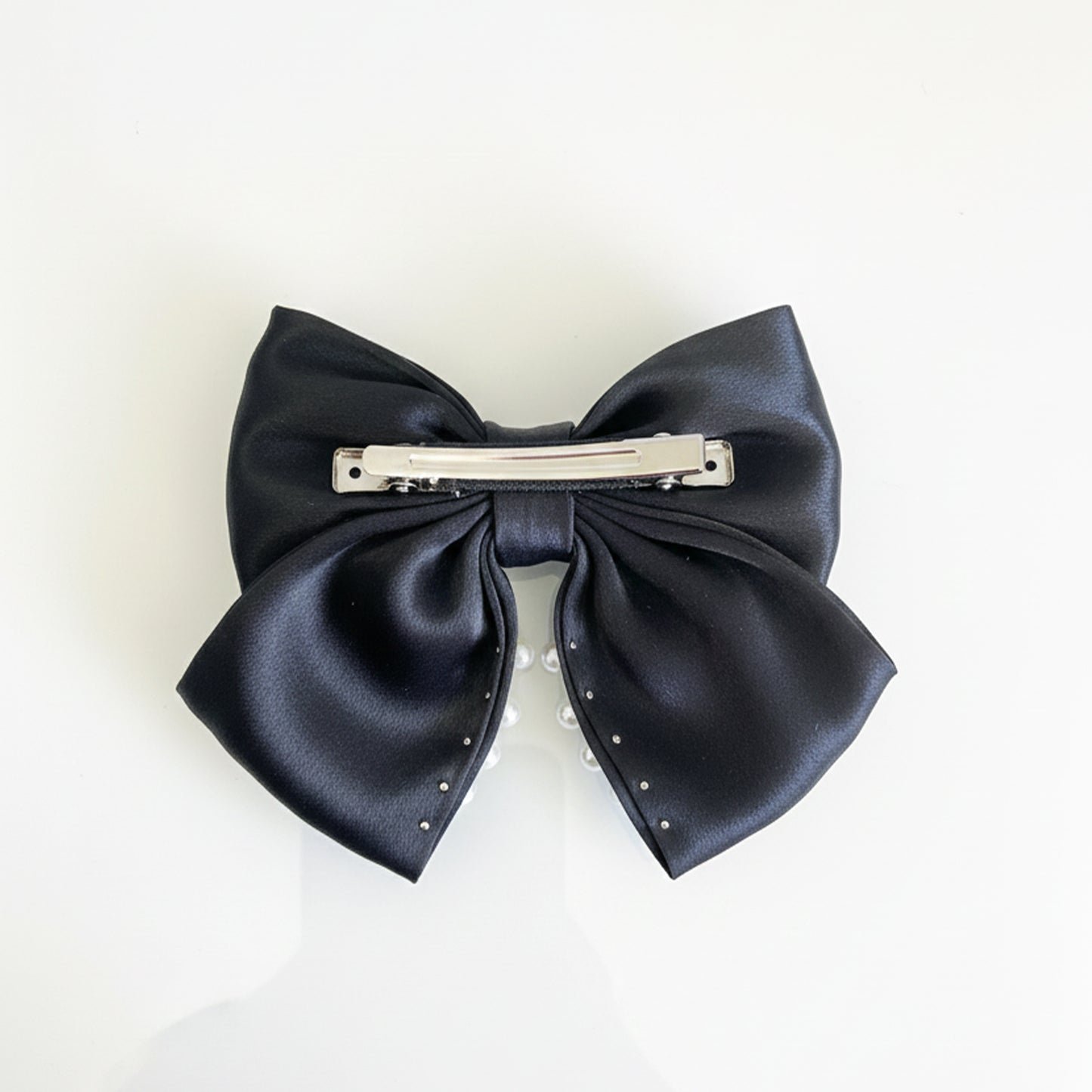 Stunning Pearly Bow Clips (Black)