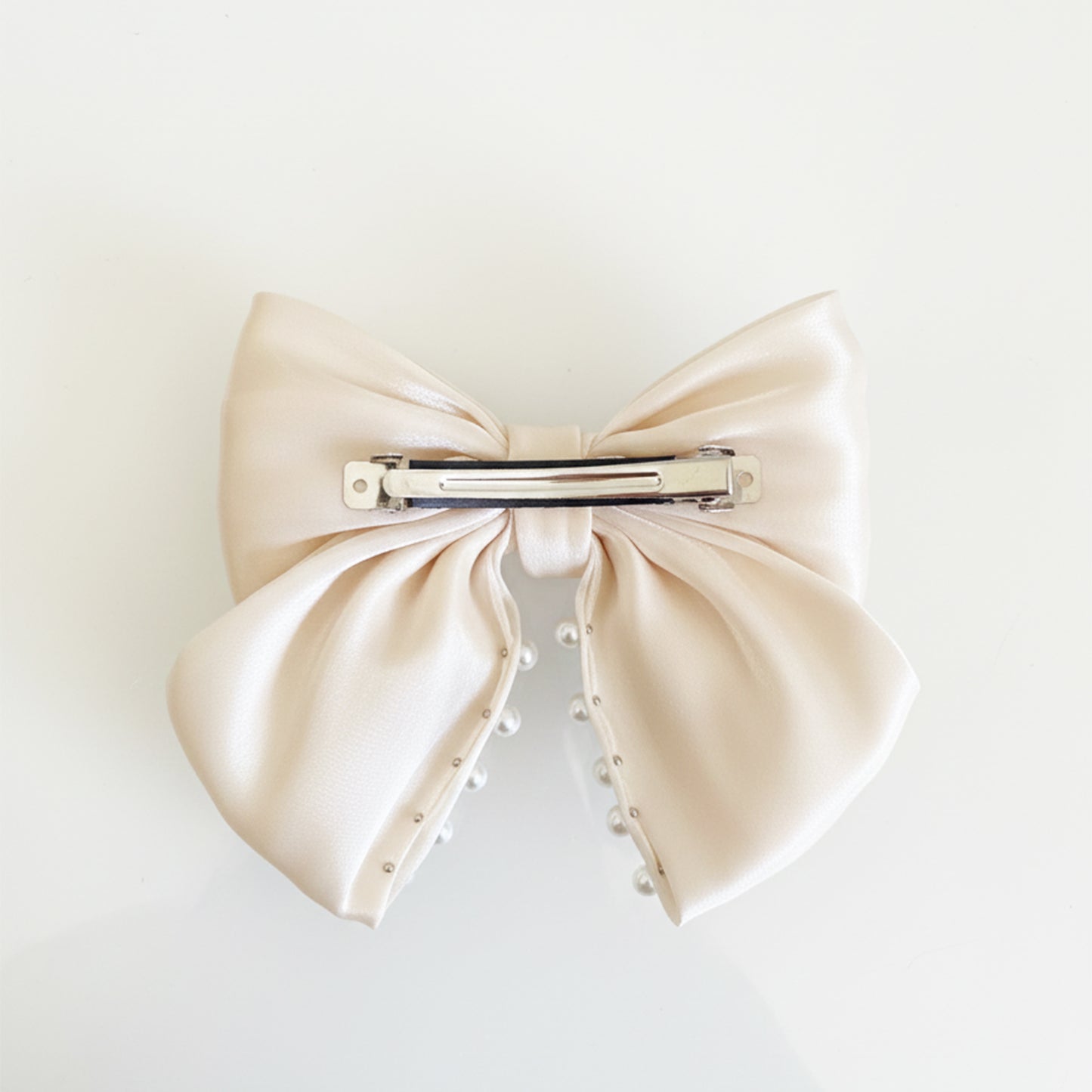 Stunning Pearly Bow Clips (Cream)