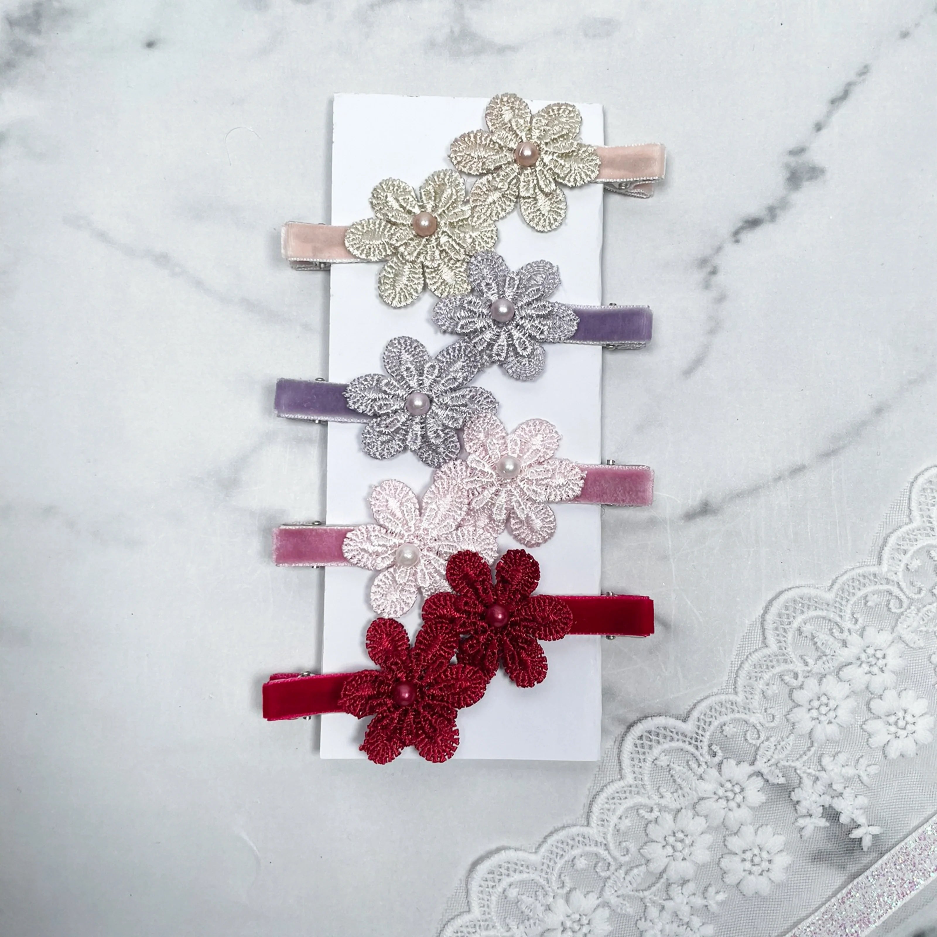 Lacy Flower Alligator Hair Pins with Beads (4 Pairs)
